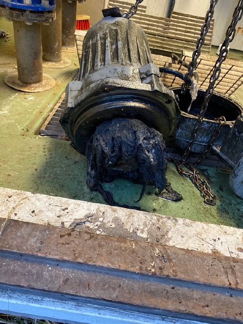 BLAABs havererade pump i PST Sjöstugan efter ledningsspolning.